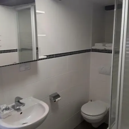 Hotel Gaestehaus Oh-la-la *